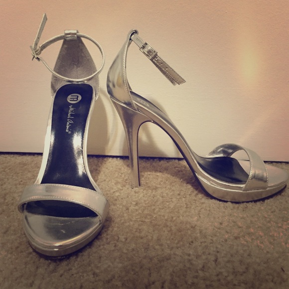 Michael Antonio strappy sandals