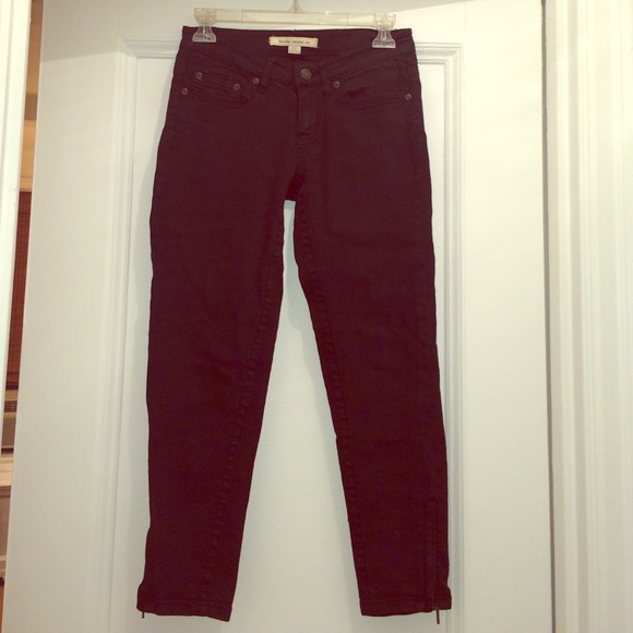 Black cropped jeans