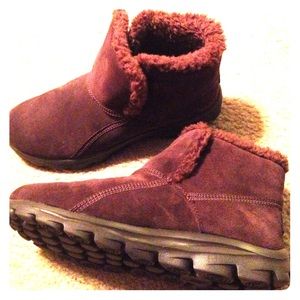 Brown sketcher on the go short boots