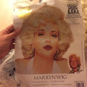 Blonde Marilyn Monroe wig!
