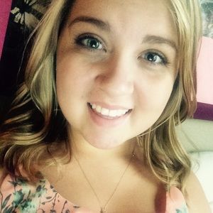 Meet your Posher, April