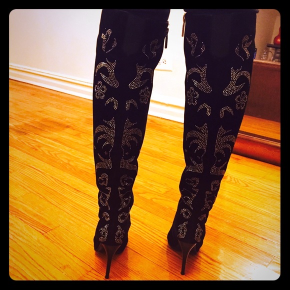 Sexy knee high black stiletto heel boots