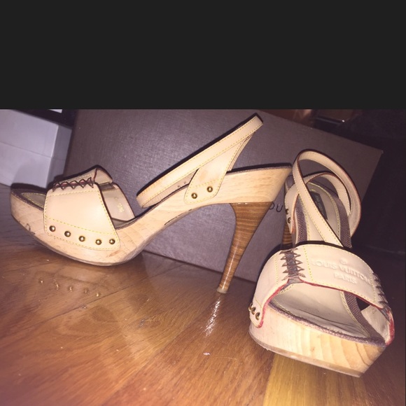 Louis Vuitton heels - Picture 3 of 4