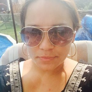 Meet your Posher, Veronica