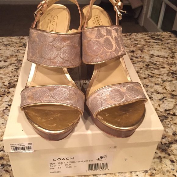 Coache wedges size 7.5 - Picture 2 of 4
