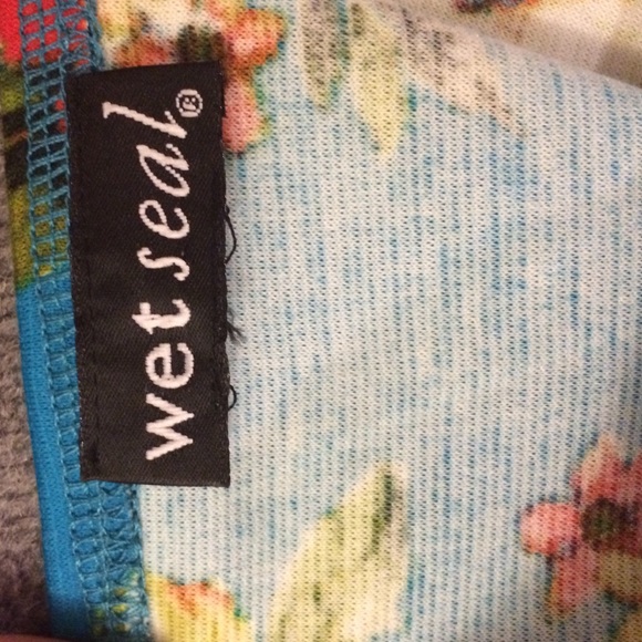 Multi colored romper!! - Picture 3 of 3