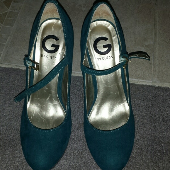 GUESS heels - Picture 2 of 4