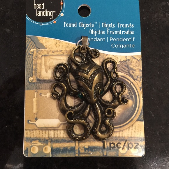 Jewelry - Octopus pendant