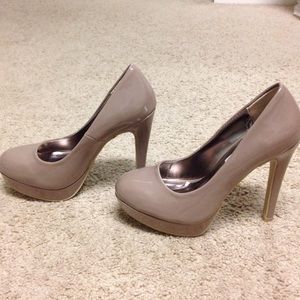 Steve Madden nude heels