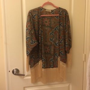 Patterned kimono with tassel trim