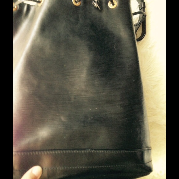 Addtl pics LV Louis Vuitton Large Black Epi Noe - Picture 2 of 4