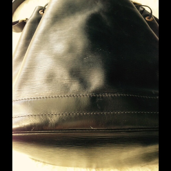 Addtl pics LV Louis Vuitton Large Black Epi Noe - Picture 4 of 4