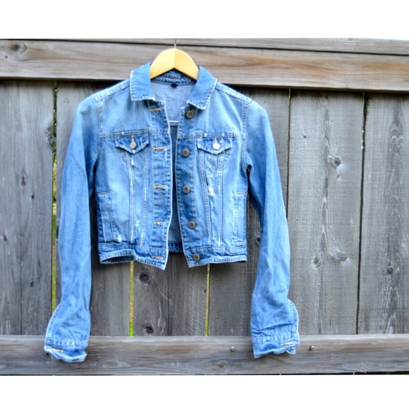 AE light wash jean jacket