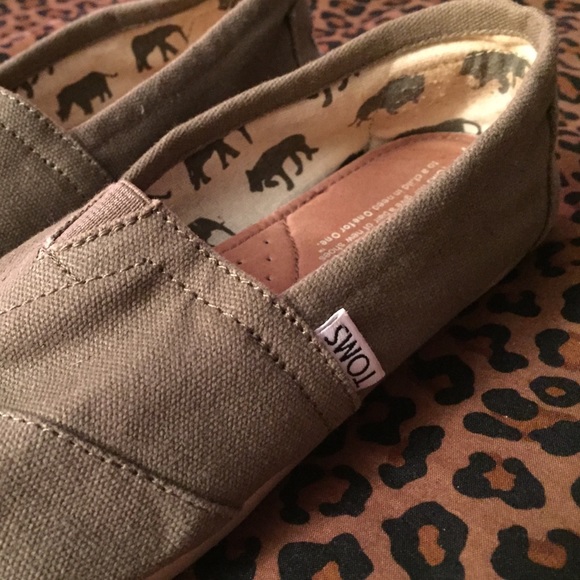 Toms