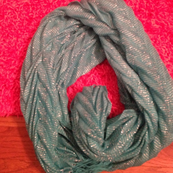 Turquoise scarf - Picture 1 of 2