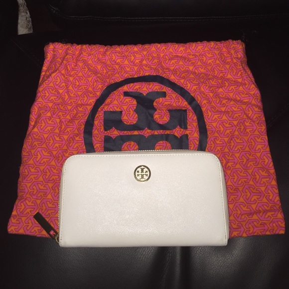 tory burch wallet white