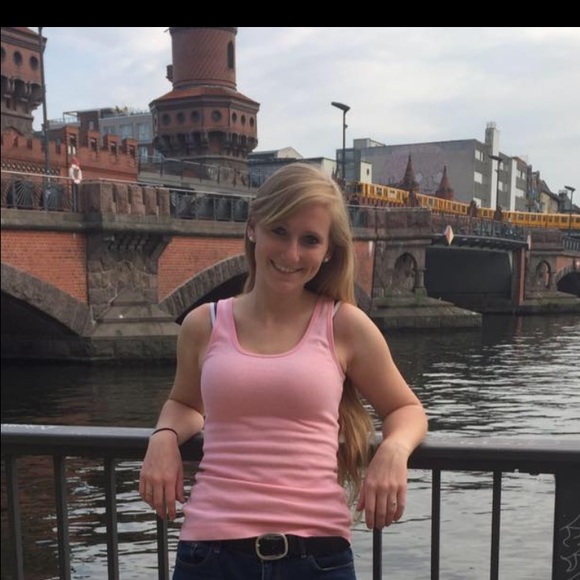 Meet your Posher, Kelsie