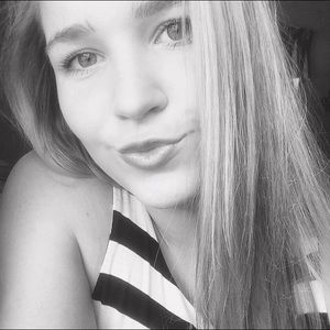 Meet your Posher, Brenna