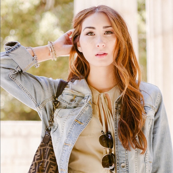 Hi there! I'm Alyssa Nicole! - Picture 2 of 5