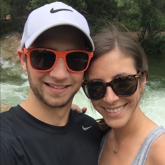 Meet your Posher, Jennifer - Picture 1 of 1