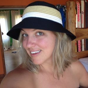 Meet your Posher, April