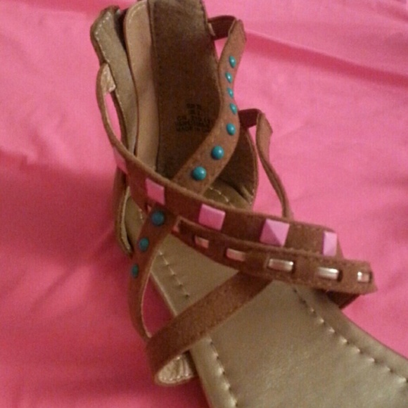 Sandals - Picture 2 of 4