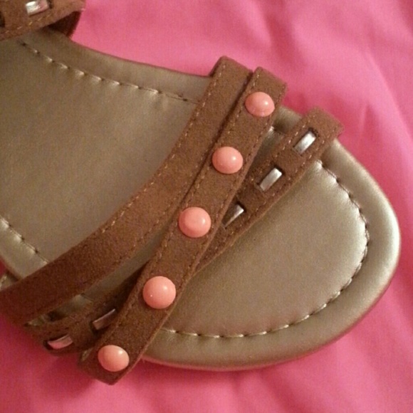 Sandals - Picture 3 of 4