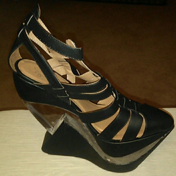 Shoes - Picture 2 of 4