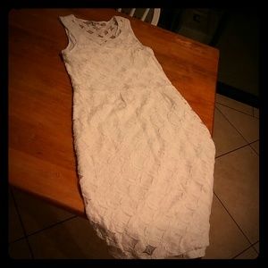 Beautiful flower lace white Banana Republic Dress!
