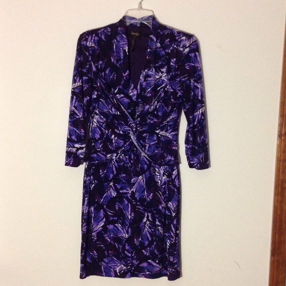 Beautiful dress zipper side stretch so it fit 6-10