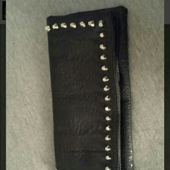 Studded wristlet