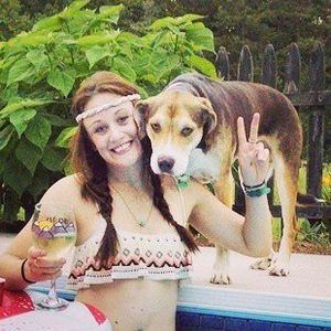 Meet your Posher, Alicia