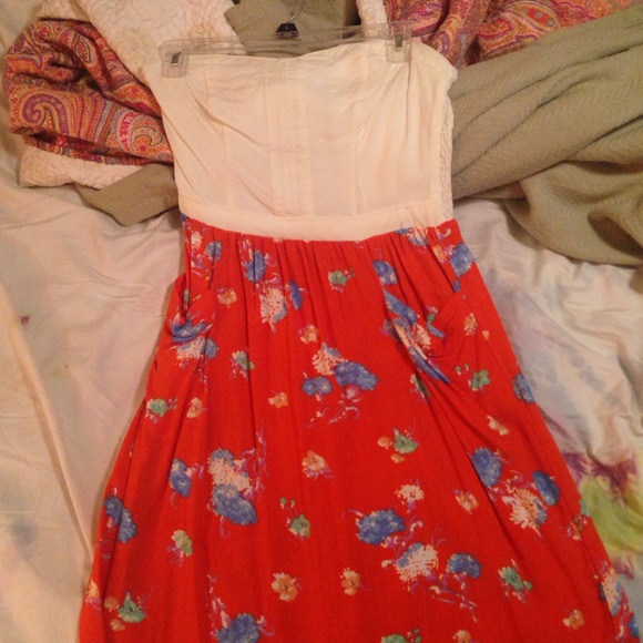 Strapless dress