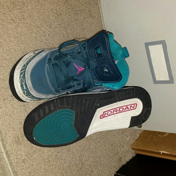 Girls Jordan size 5 $50