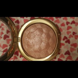 Victoria's Secret illuminating face powder