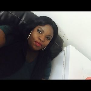 Meet your Posher, Abiola