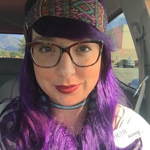 Meet your Posher, Alicia