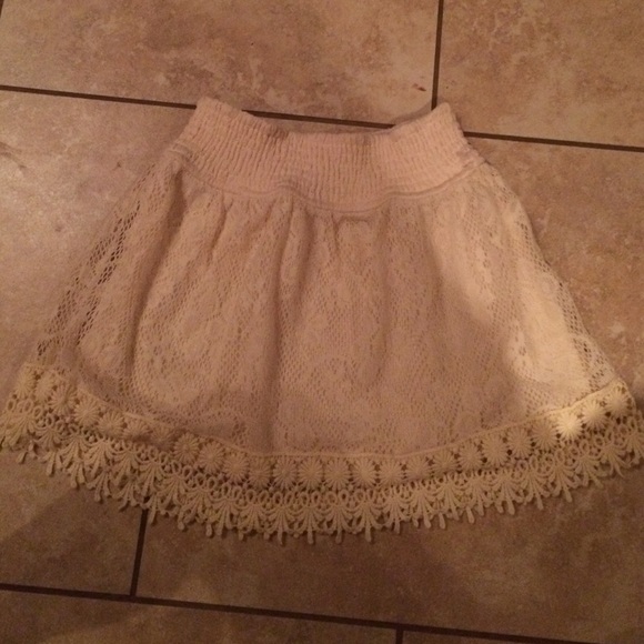 Lace trim skirt high waisted