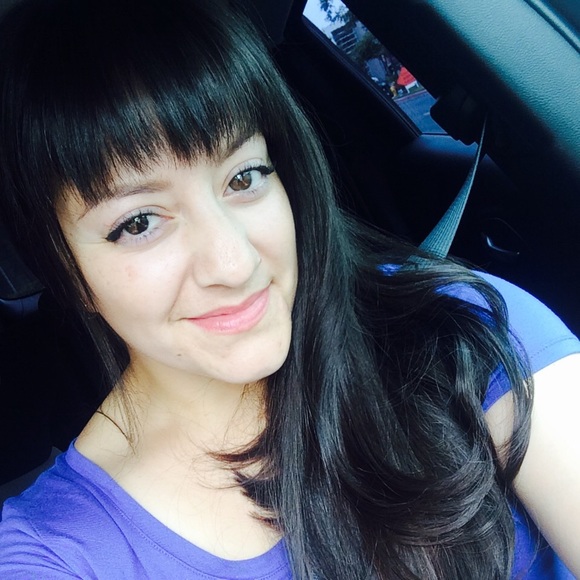Meet your Posher, Alejandra - Picture 1 of 1