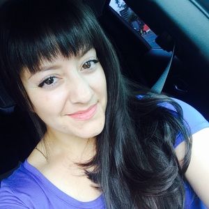 Meet your Posher, Alejandra