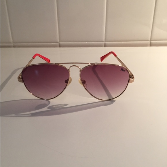 Juicy Couture Accessories - Juicy Couture Aviators Juicy Couture Accessories - Juicy Couture Aviators