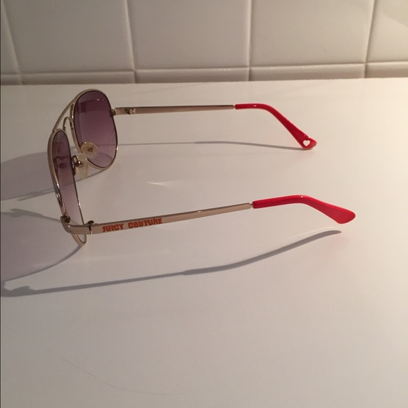 Juicy Couture Accessories - Juicy Couture Aviators Juicy Couture Accessories - Juicy Couture Aviators
