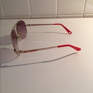Juicy Couture Accessories - Juicy Couture Aviators Juicy Couture Accessories - Juicy Couture Aviators