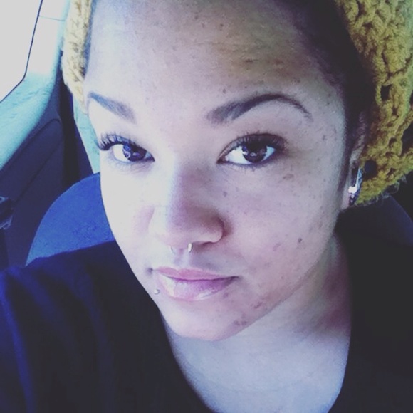 Meet your Posher, Shanay - Picture 2 of 4