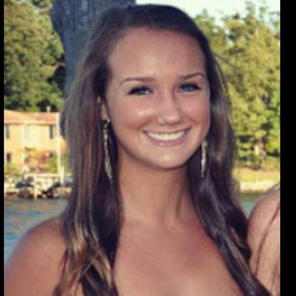 Meet your Posher, Caroline - Picture 1 of 1