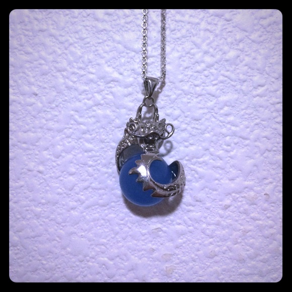 Dragon pendant necklace