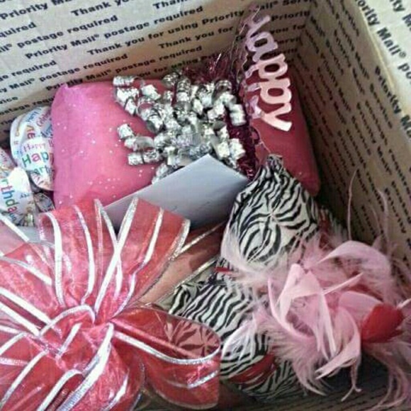 Meet Your Posher , Tina - Picture 2 of 4