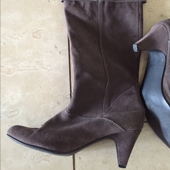 Super cute leather boot!🌸