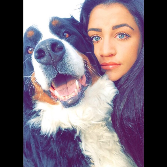 Meet your Posher, Dayna - Picture 2 of 2