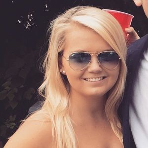 Meet your Posher, Abby